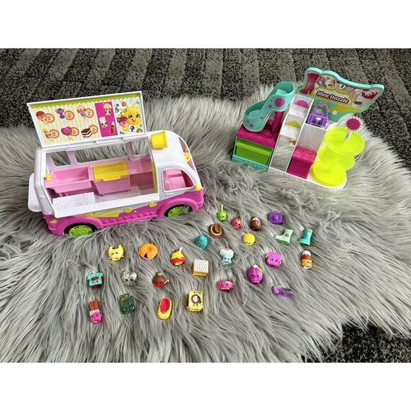 Shopkins Lot Featuring Ice Cream Truck & Boutique Store:‎ Includes Figures Shown - Picture 1 of 8